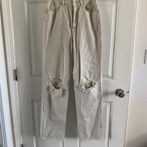 Womans Cream Distressed Jeans